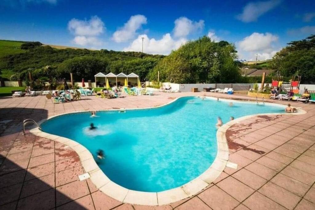 8 Sleep Chalet At Newquay Away Resorts Nb160 Eksteriør bilde